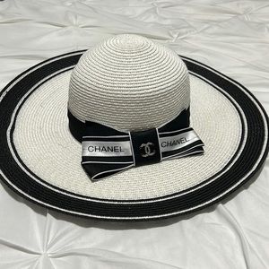 Beautiful Sun Hat Black and White